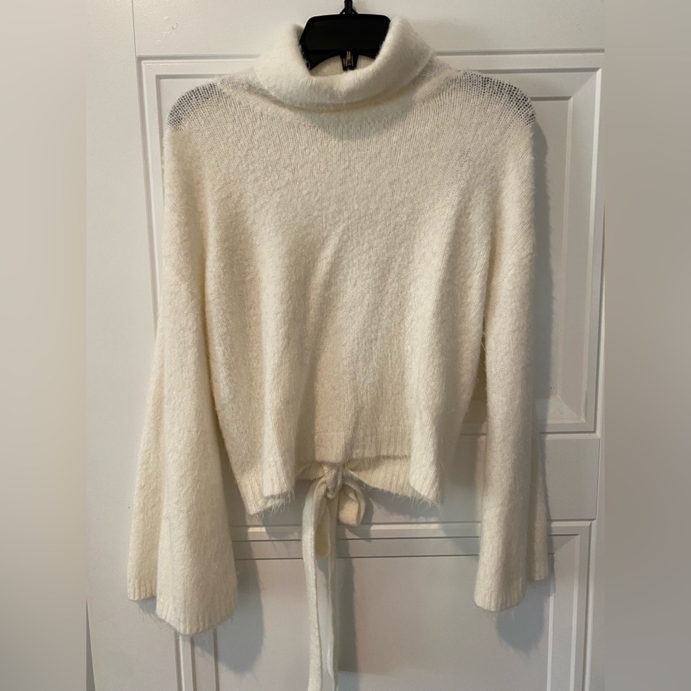 Olivaceous White Turtleneck Crop tie back Sweater Small